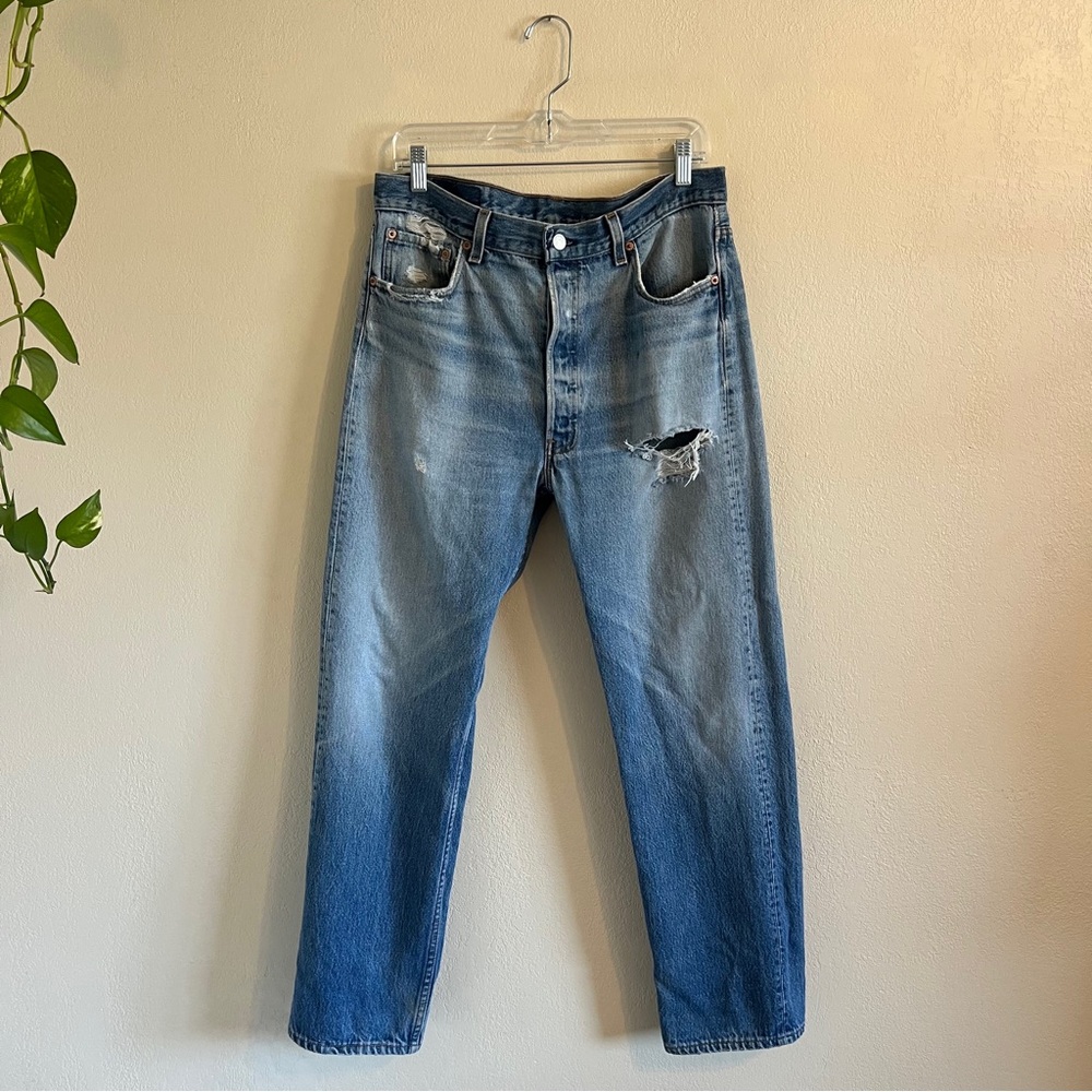 Vintage 90’s Levi’s 501 Button Fly Jeans